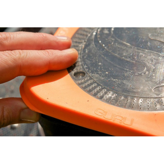 Boîtes à appâts Guru 1.25L / 2.0pintes couvercle à trous 2