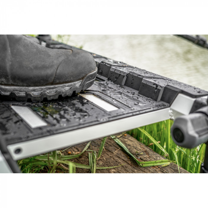 Absolute Station - White 4