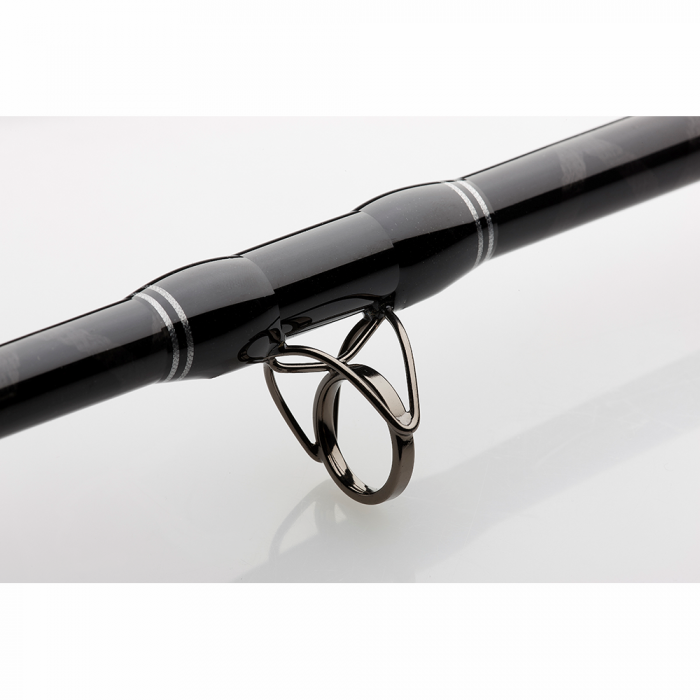Black heavy duty rod 240cm 200-300gr Mad cat 5